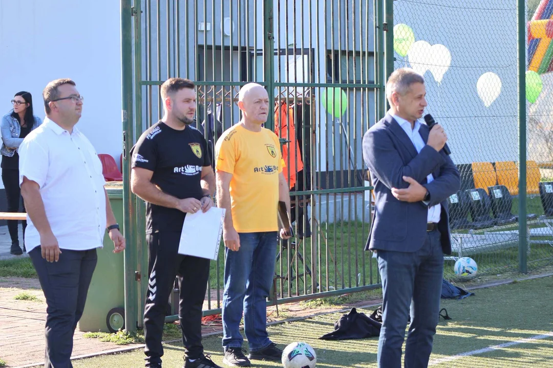 Piłkarskie emocje i debiut nowych trybun na Orliku w Kijanach