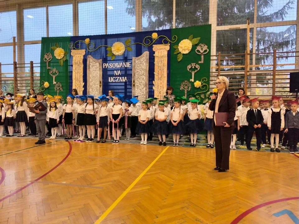 Pierwszoklasiści z „Dwójki” oficjalnie wstąpili w szeregi uczniów